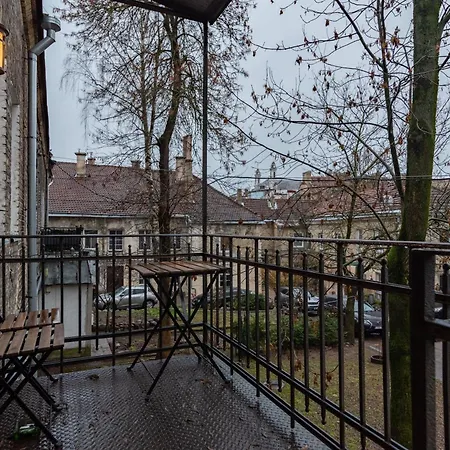 Apartment With Jacuzzi, Old Town *