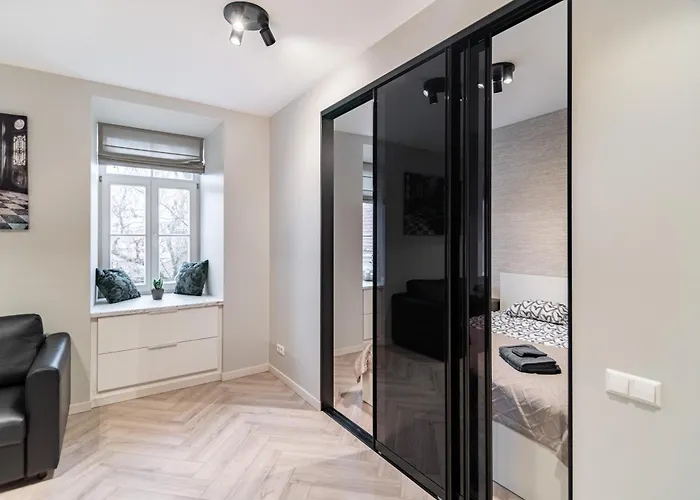 With Jacuzzi, Old Town Apartamento *